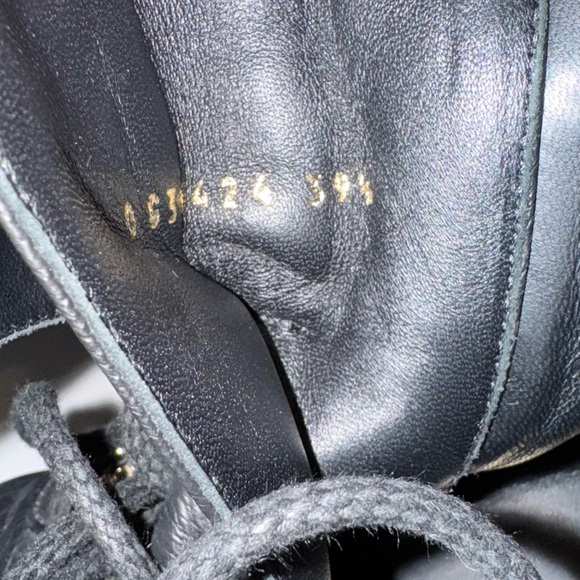 Chanel Shiny Lambskin Chain Detail Quilted Combat Boots 39.5 Excellent Condition - Picture 9 of 10